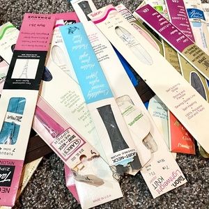 Lot Of 21 Vintage Zippers, Sewing Supplies